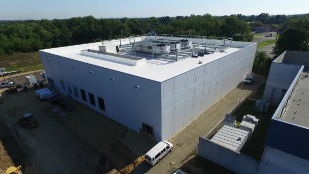 WallDataCenter_Bedrock